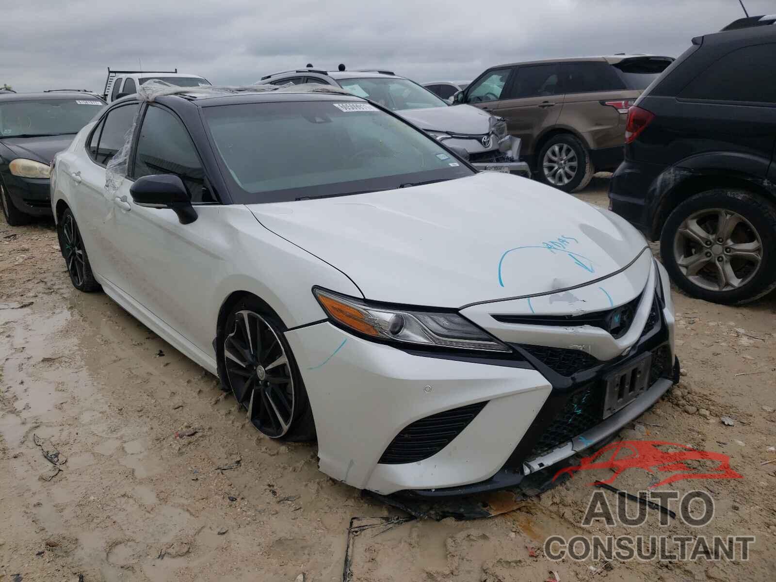 TOYOTA CAMRY 2018 - 4T1BZ1HK1JU021097
