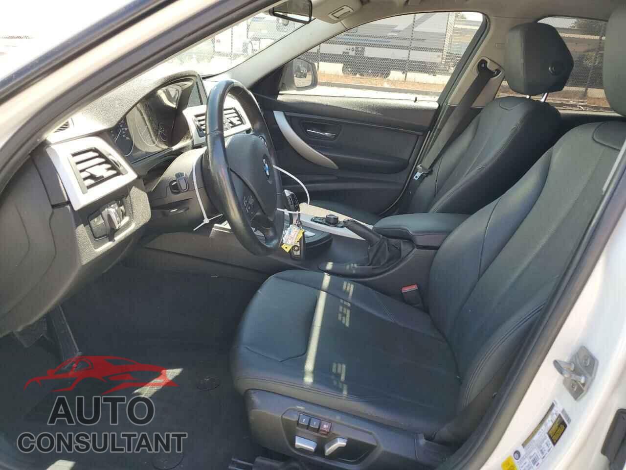 BMW 3 SERIES 2016 - WBA8A9C5XGK615744