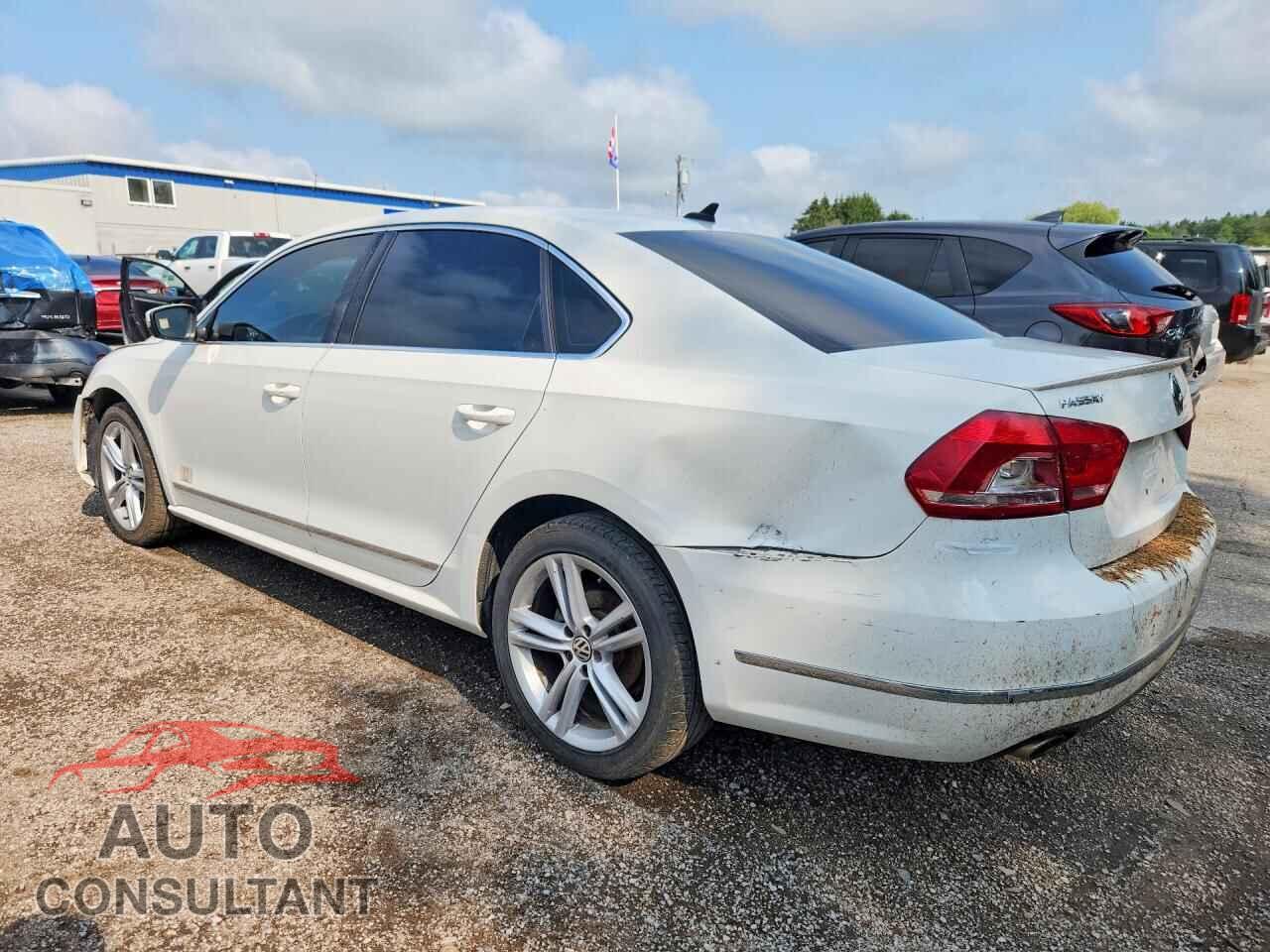 VOLKSWAGEN PASSAT 2014 - 1VWCS7A31EC082011