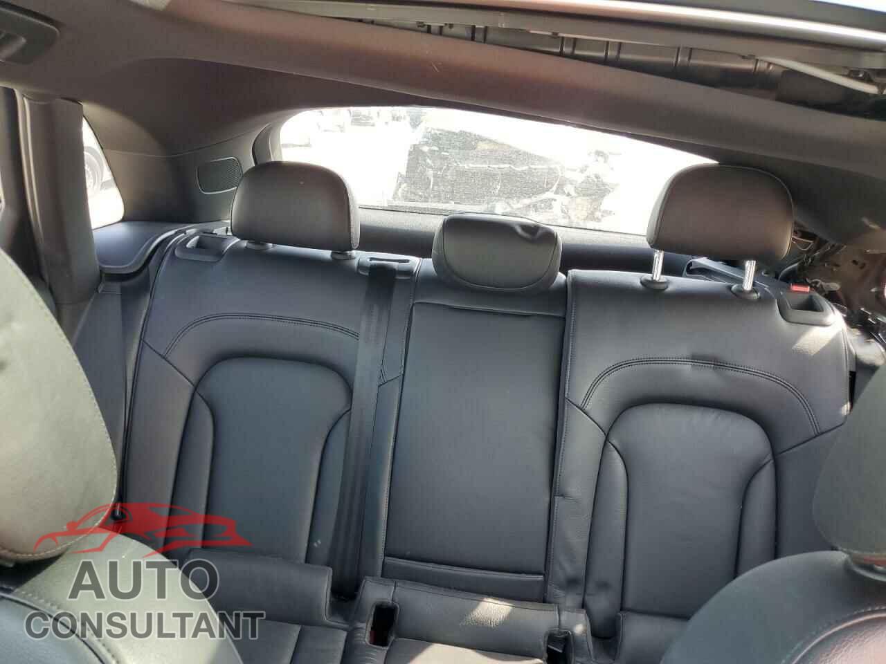 AUDI Q3 2018 - WA1BCCFS1JR006830