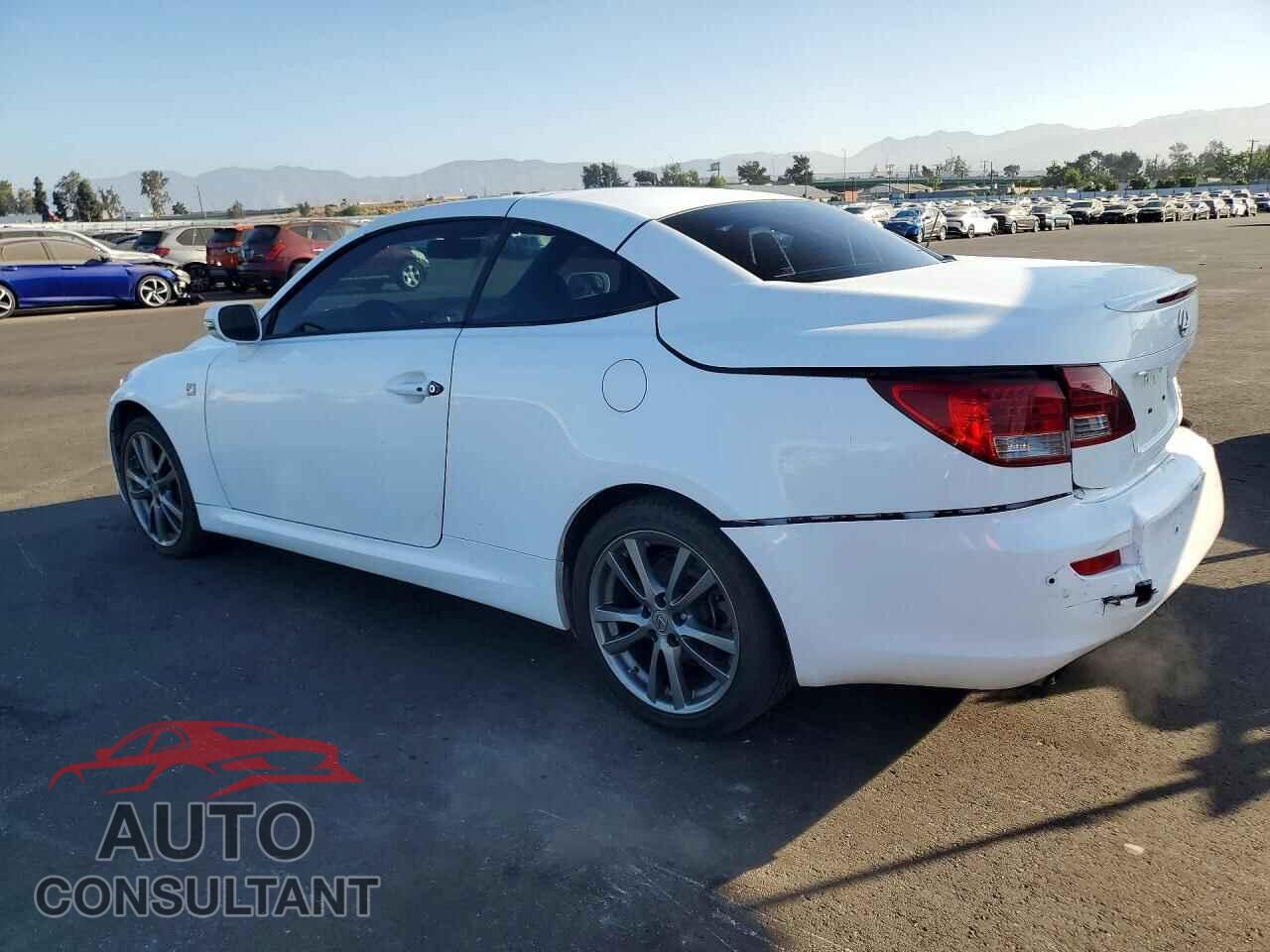 LEXUS IS 2014 - JTHFF2C24E2530287