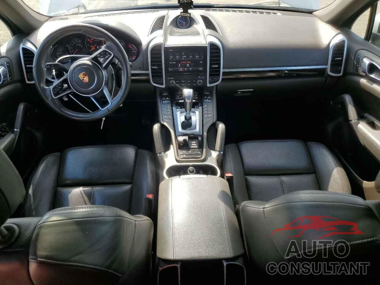 PORSCHE CAYENNE 2017 - WP1AA2A21HKA82221
