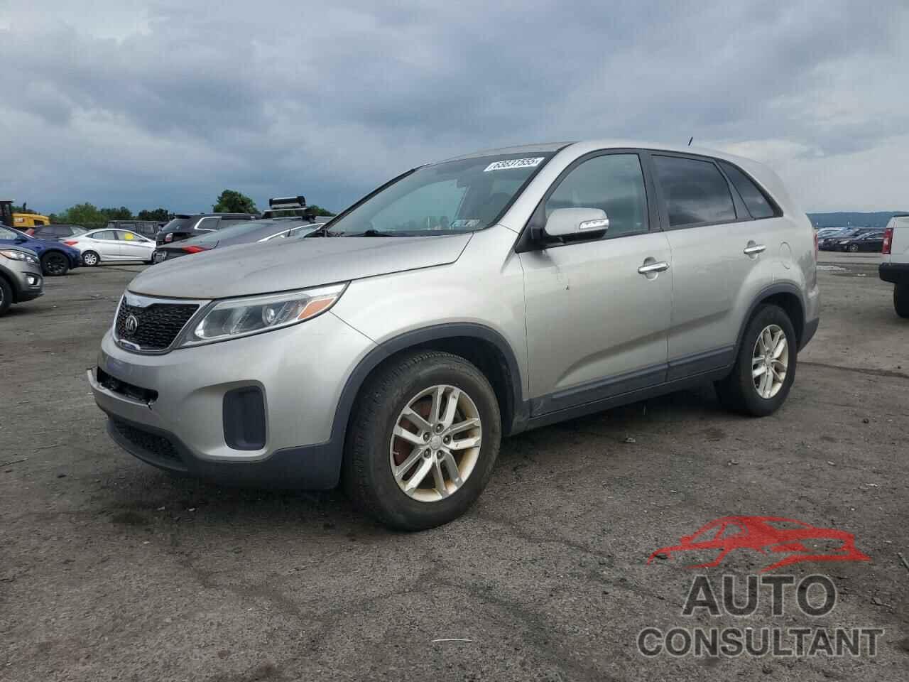 KIA SORENTO 2015 - 5XYKT3A64FG566752