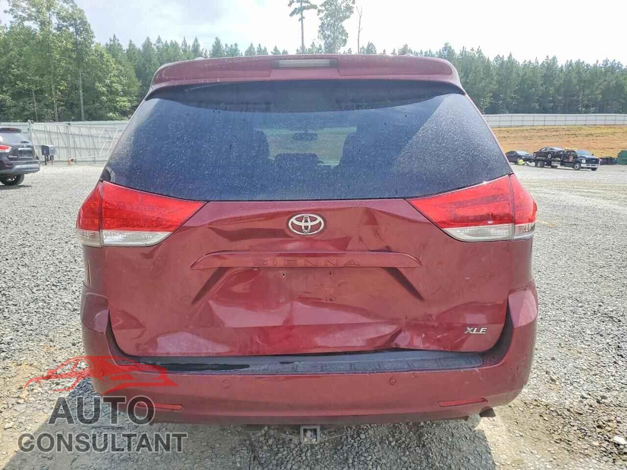 TOYOTA SIENNA 2011 - 5TDYK3DC6BS039386