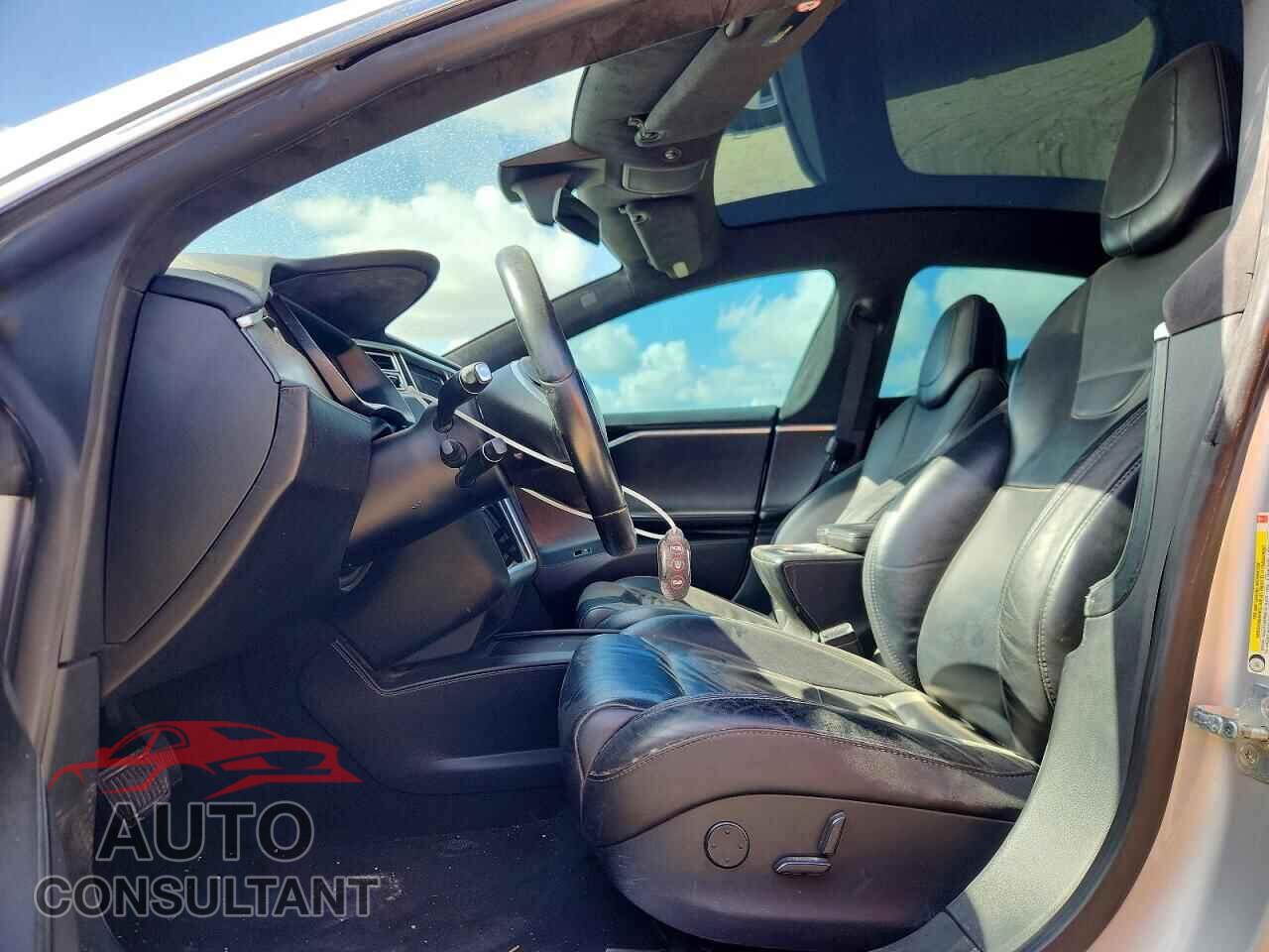 TESLA MODEL S 2017 - 5YJSA1E15HF206781