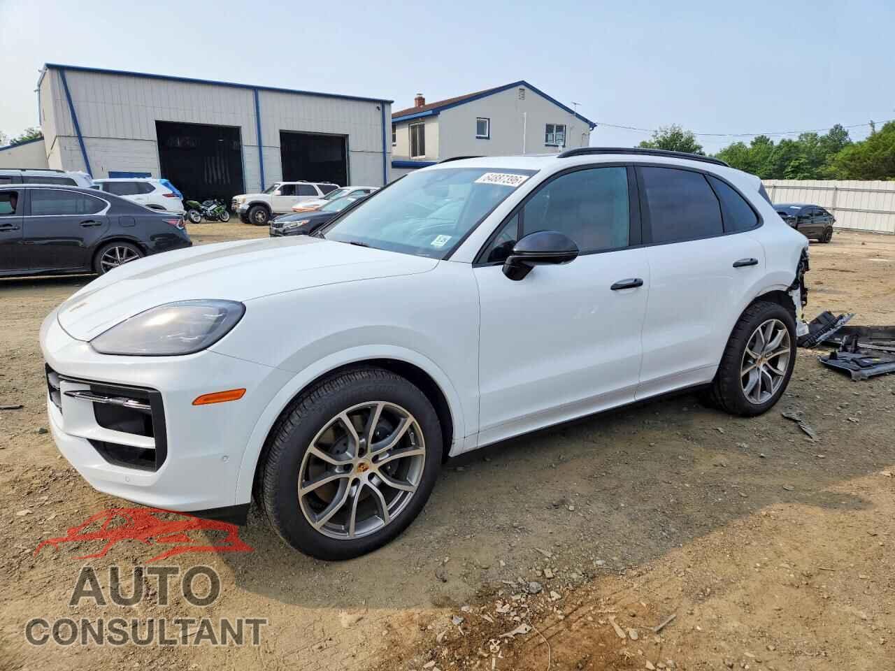 PORSCHE CAYENNE 2024 - WP1AA2AY1RDA09554