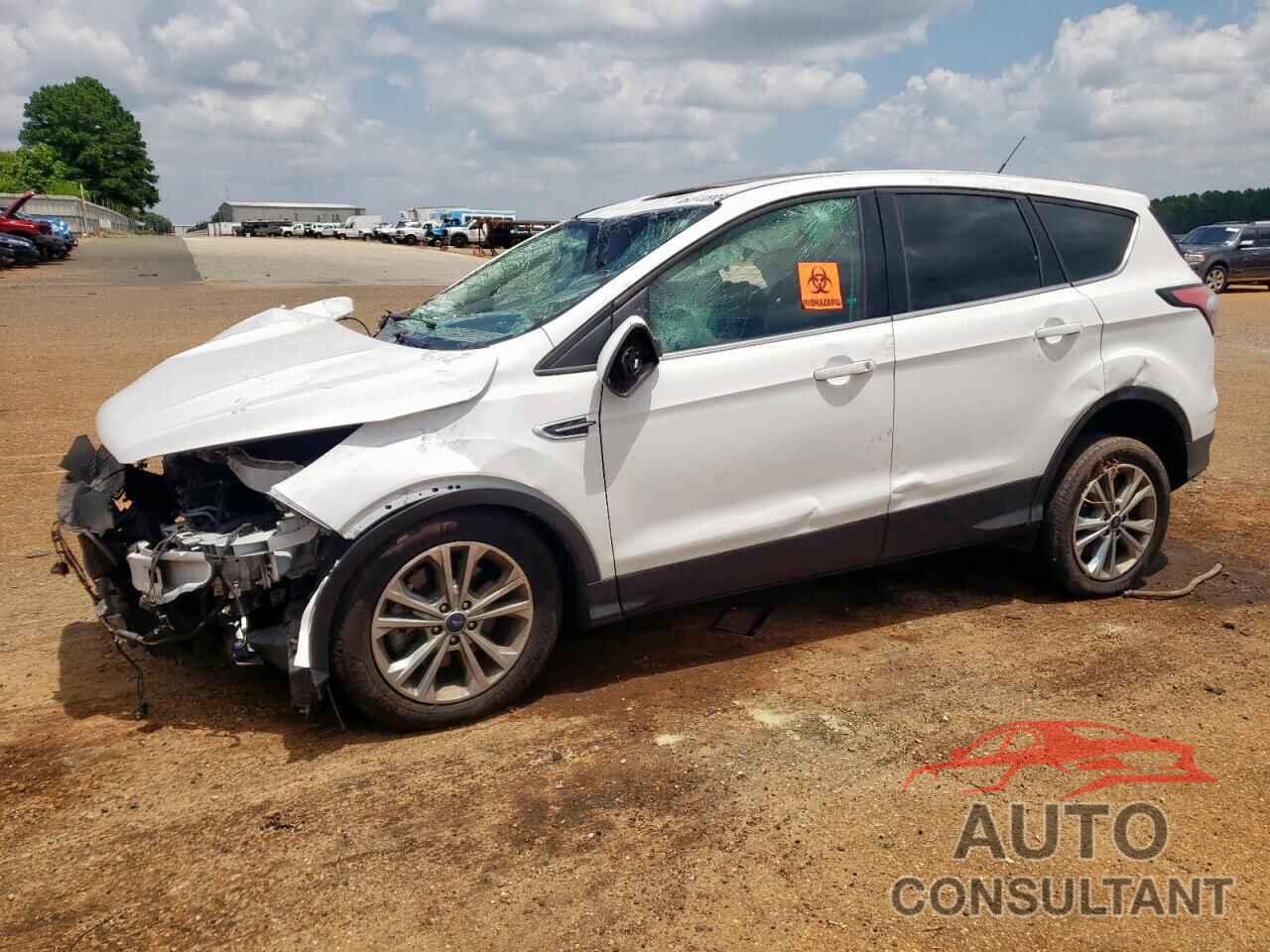 FORD ESCAPE 2017 - 1FMCU0G92HUC52855