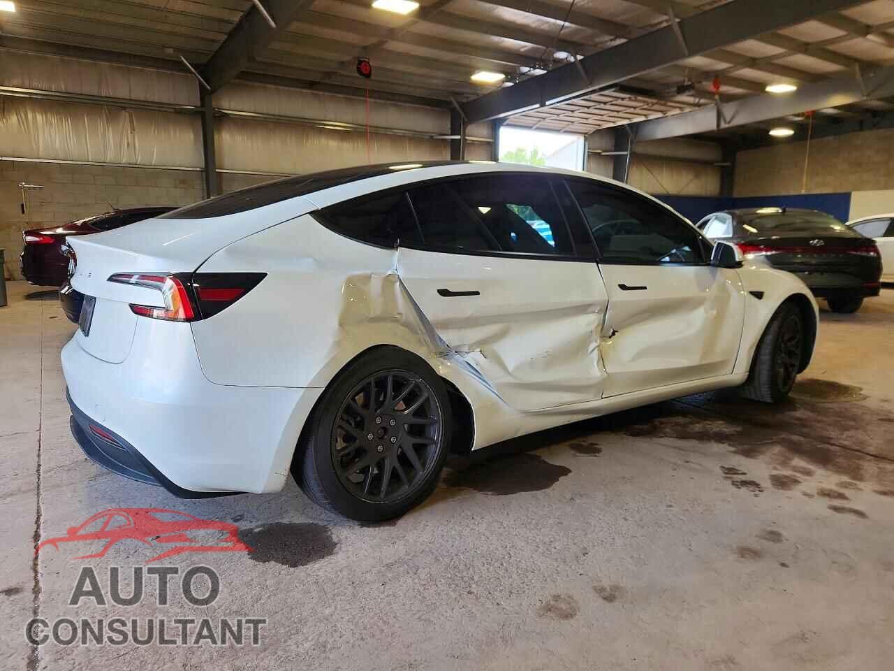 TESLA MODEL 3 2024 - 5YJ3E1EA2RF842715