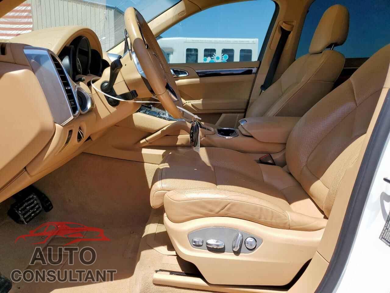 PORSCHE CAYENNE 2016 - WP1AA2A27GLA01036