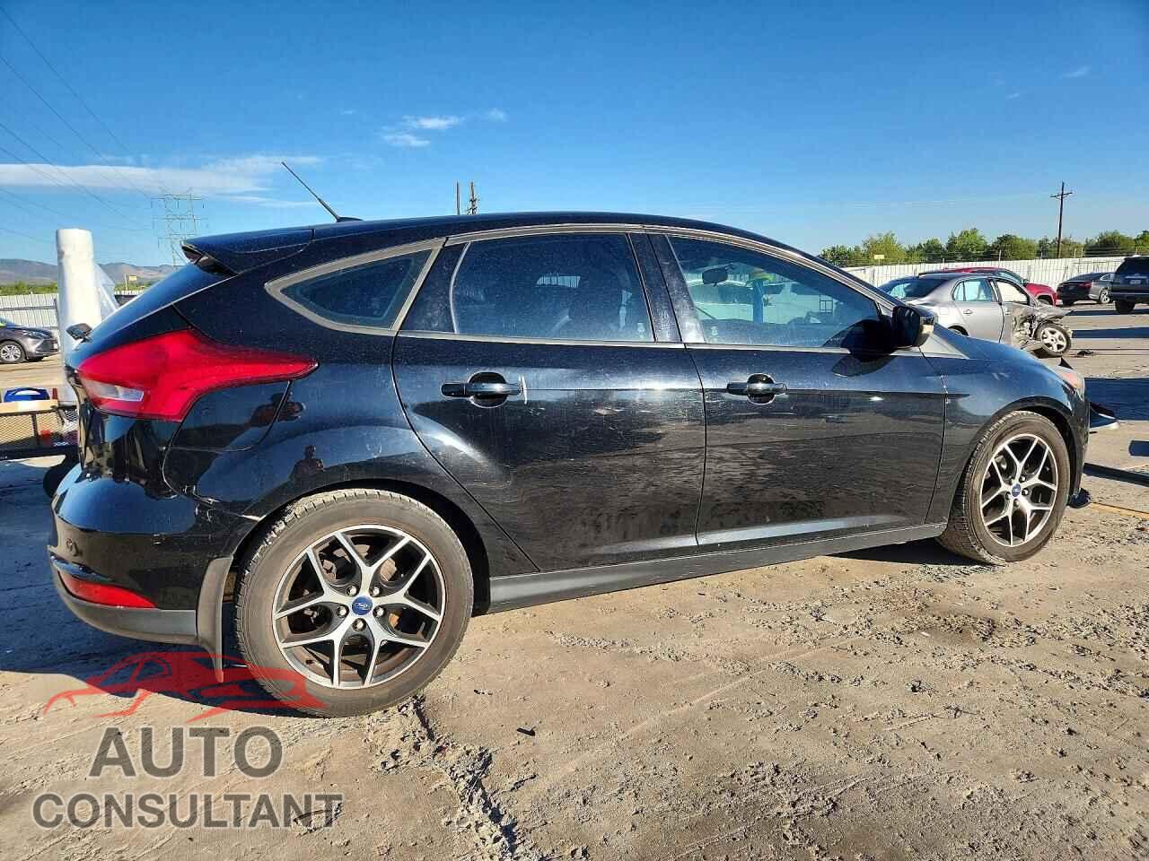FORD FOCUS 2017 - 1FADP3M23HL219657