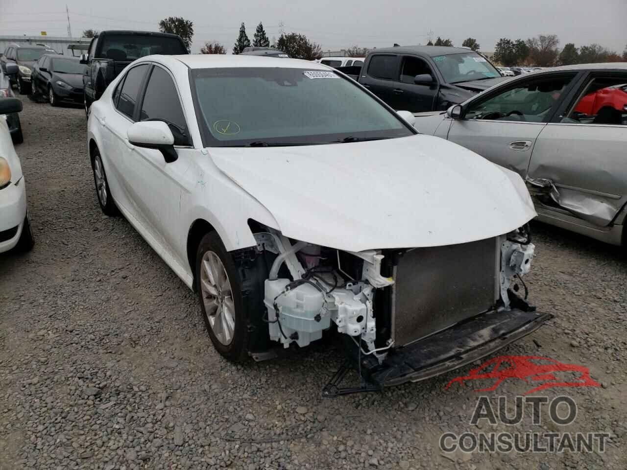 TOYOTA CAMRY 2018 - 4T1B11HK4JU613049