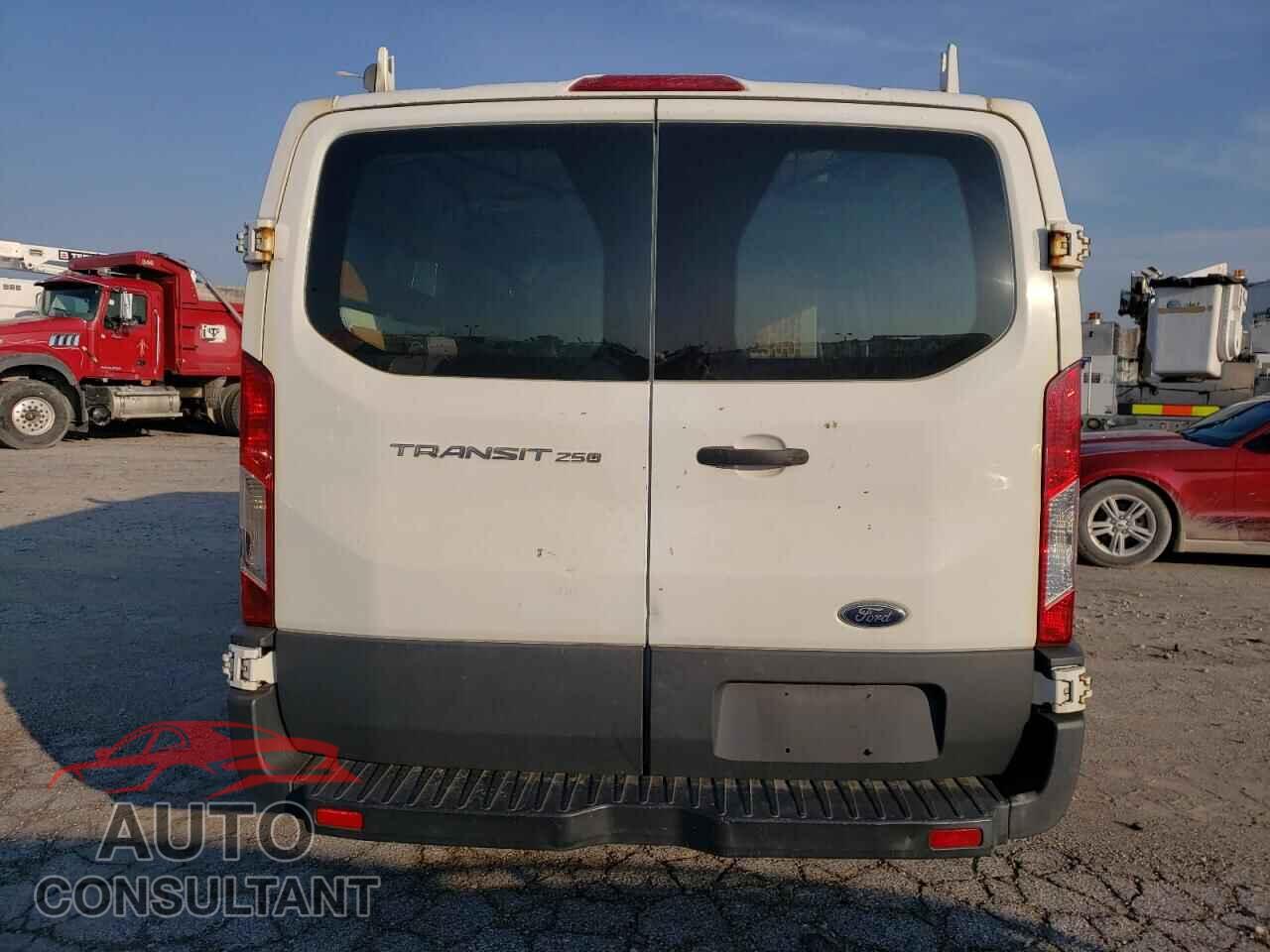 FORD TRANSIT 2015 - 1FTNR1ZM8FKB20102