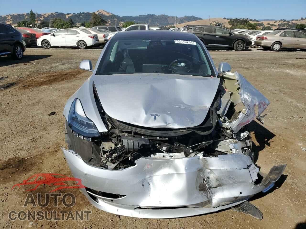 TESLA MODEL 3 2018 - 5YJ3E1EA8JF038200