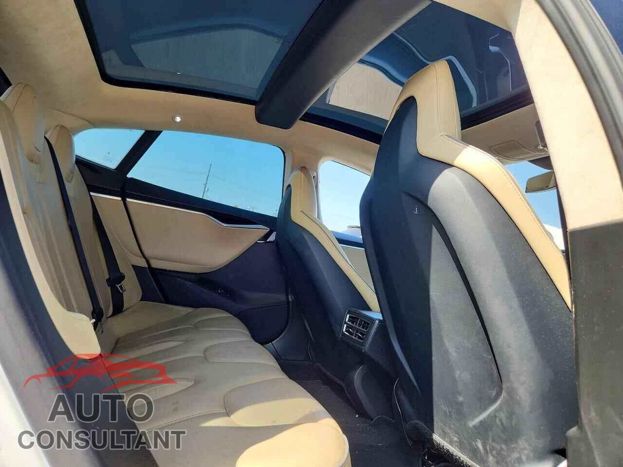TESLA MODEL S 2013 - 5YJSA1DP2DFP16408