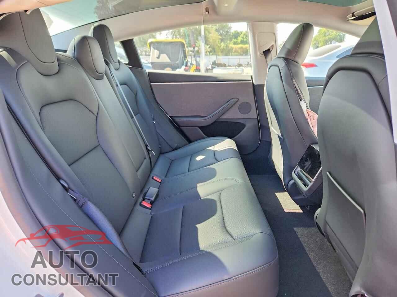 TESLA MODEL 3 2025 - 5YJ3E1EA2SF006036