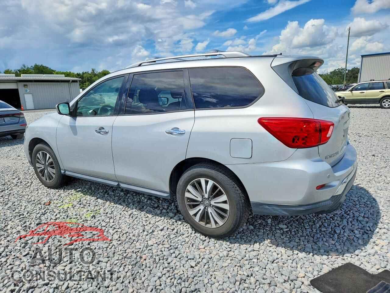 NISSAN PATHFINDER 2017 - 5N1DR2MN6HC667931