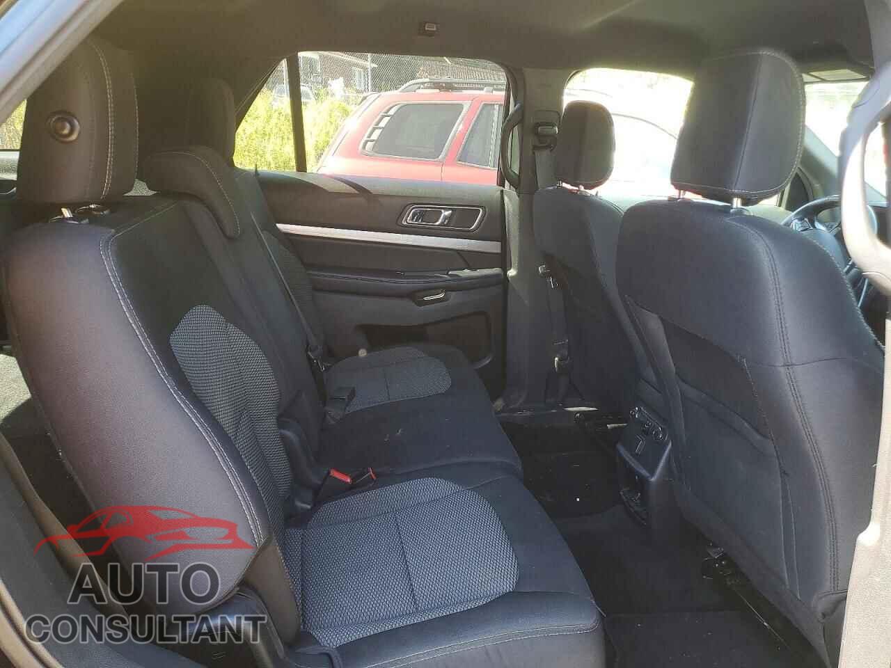 FORD EXPLORER 2018 - 1FM5K8D88JGA51135