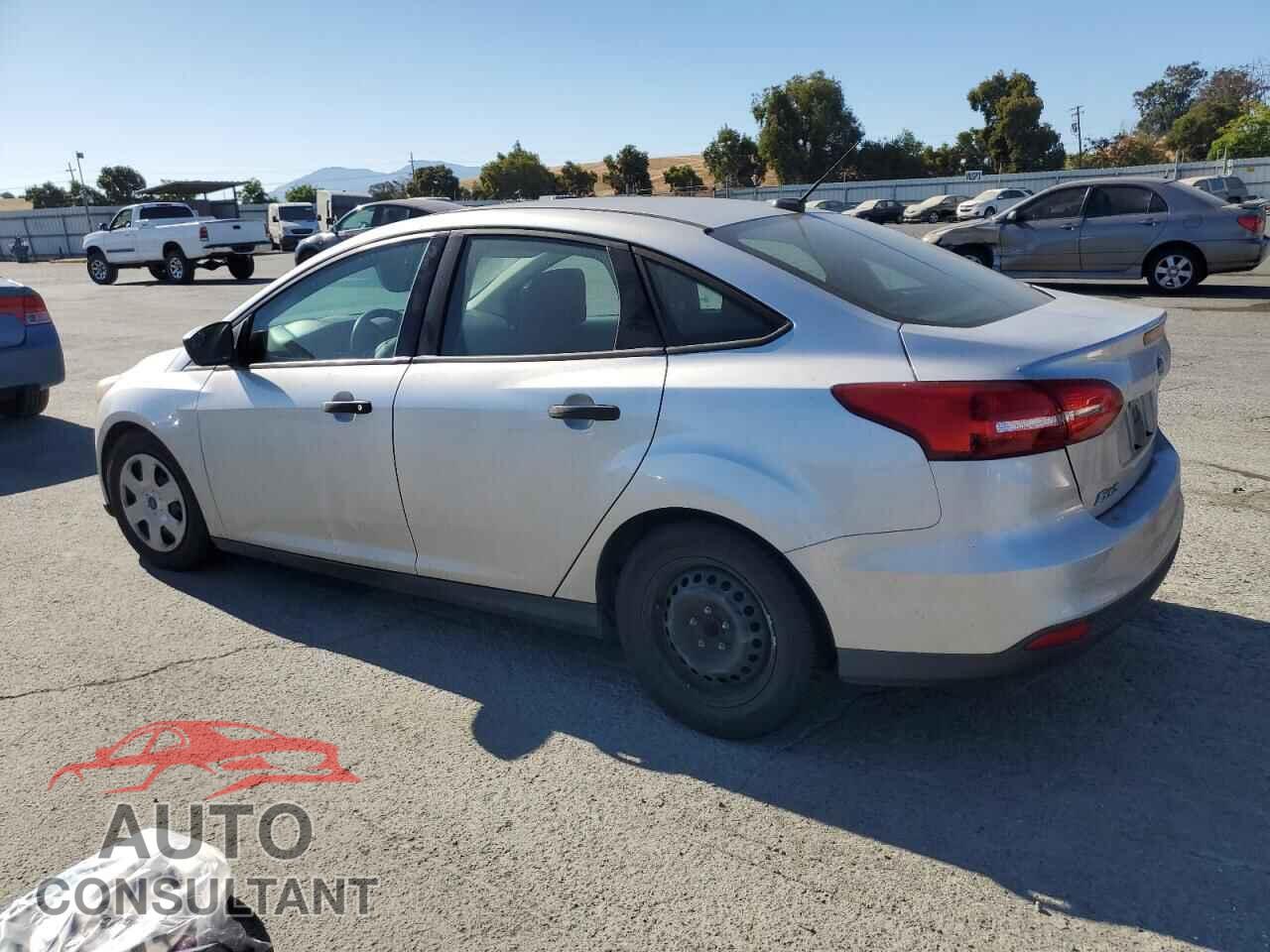FORD FOCUS 2015 - 1FADP3E25FL326124