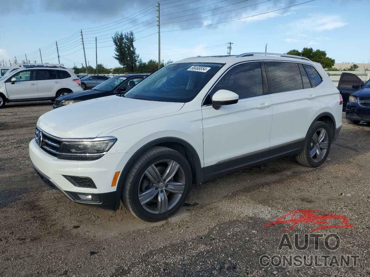 VOLKSWAGEN TIGUAN 2018 - 3VV5B7AX5JM115181