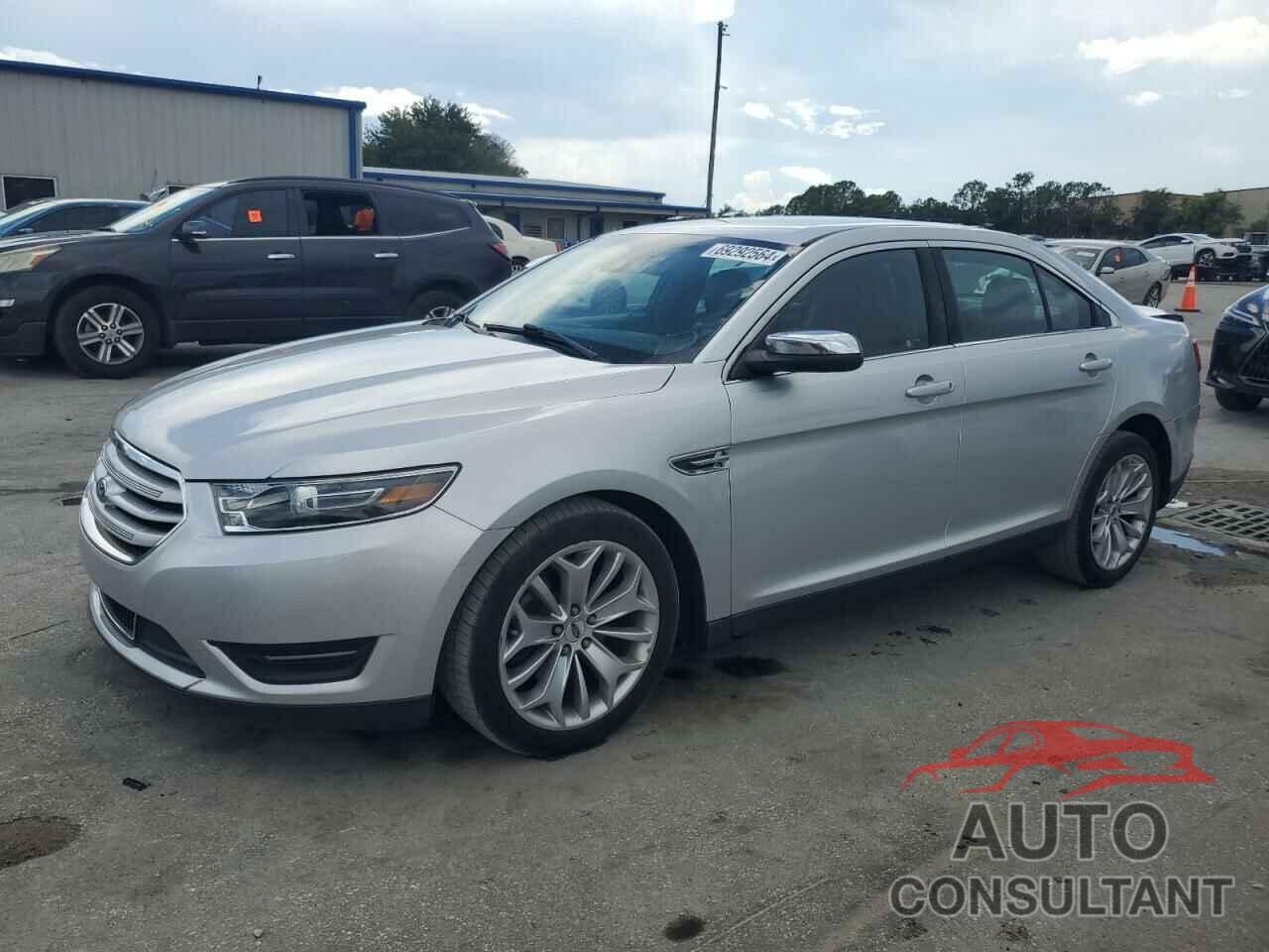 FORD TAURUS 2017 - 1FAHP2F82HG104411