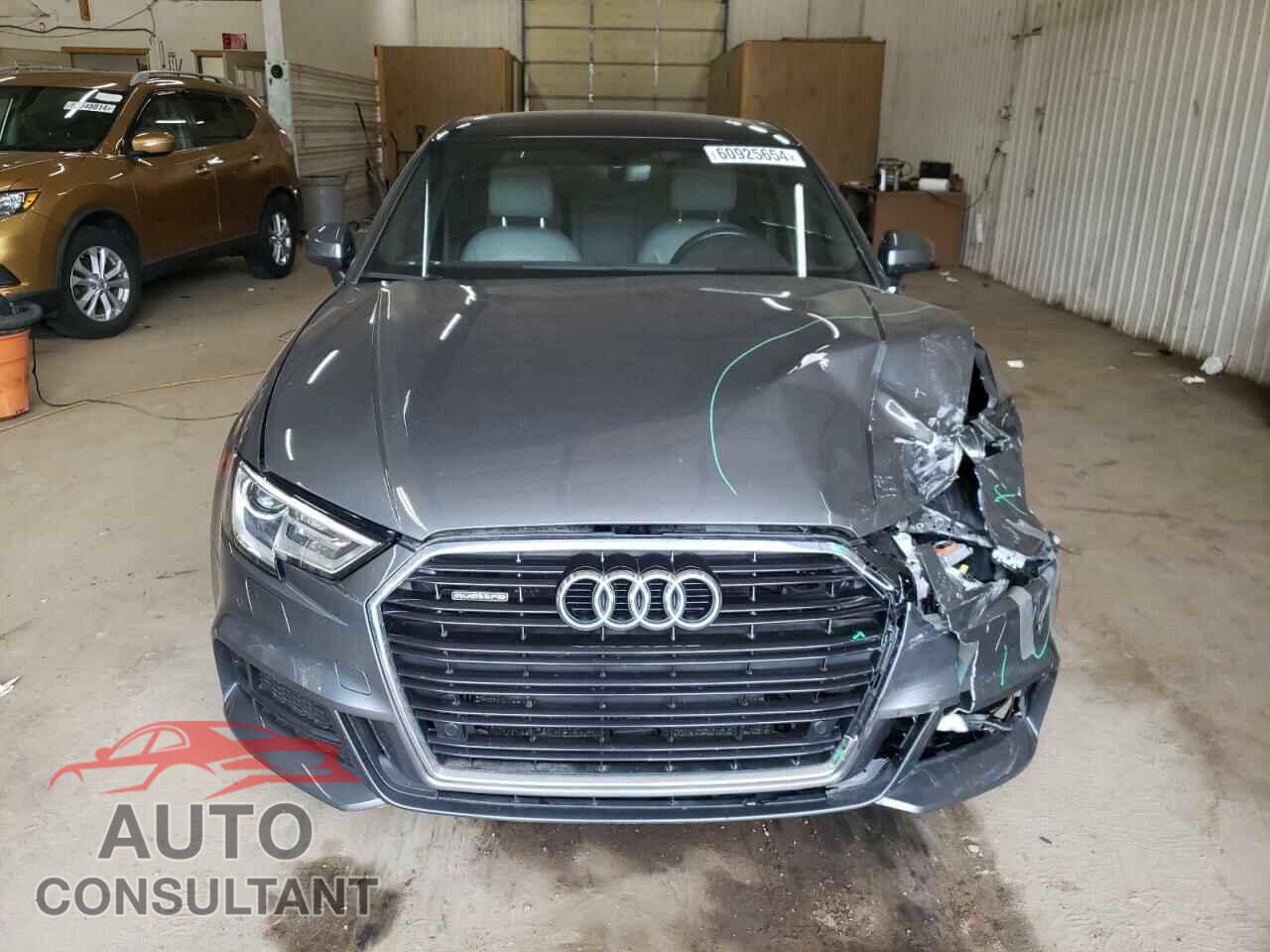 AUDI A3 2017 - WAUJ8GFF7H1060118