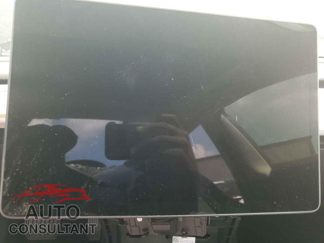 TESLA MODEL 3 2022 - 5YJ3E1EB0NF289596