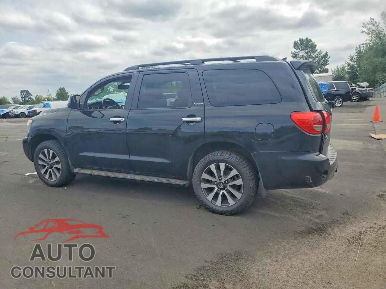 TOYOTA SEQUOIA 2011 - 5TDDY5G17BS045717