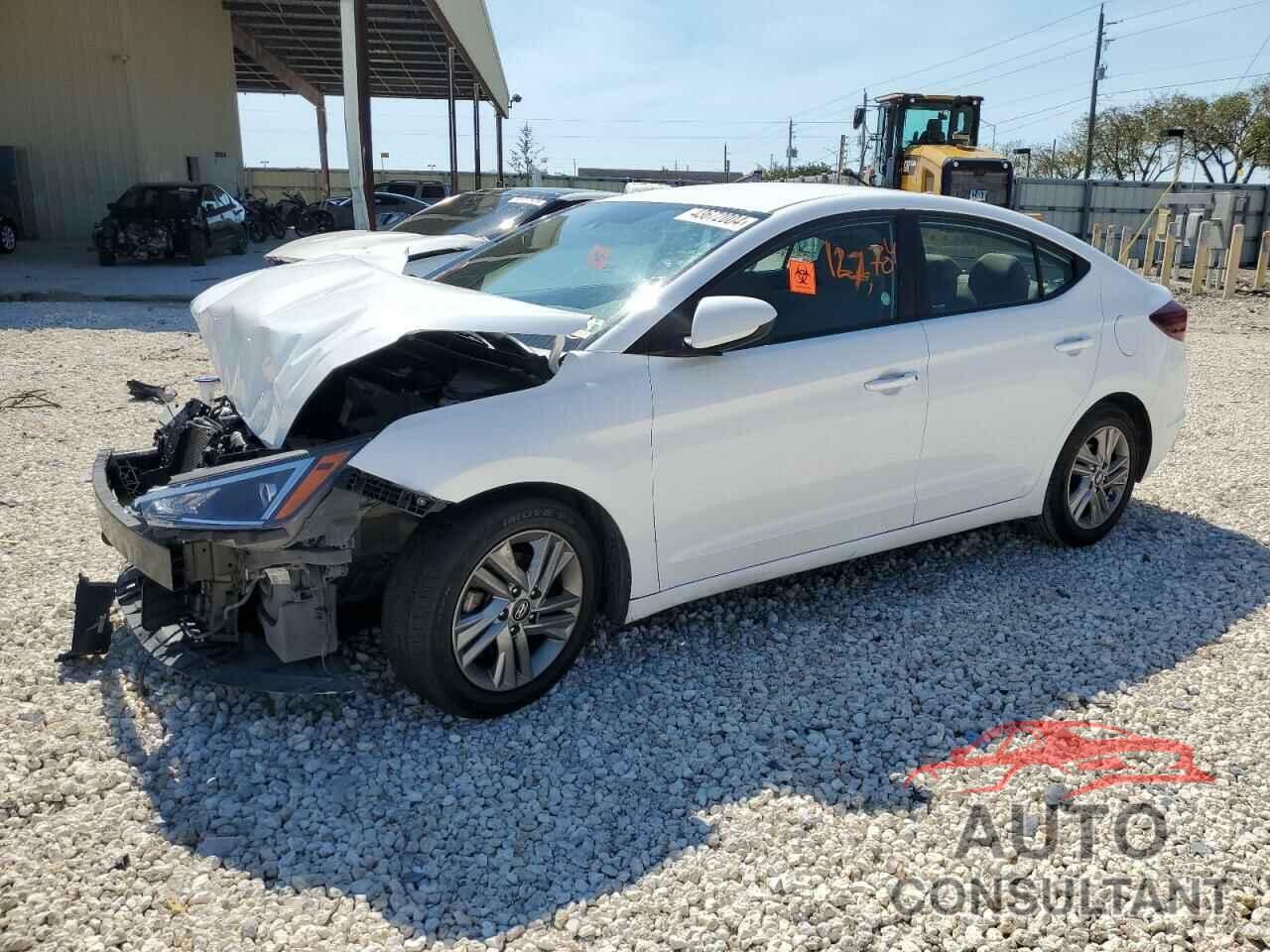 HYUNDAI ELANTRA 2019 - 5NPD84LF2KH457397