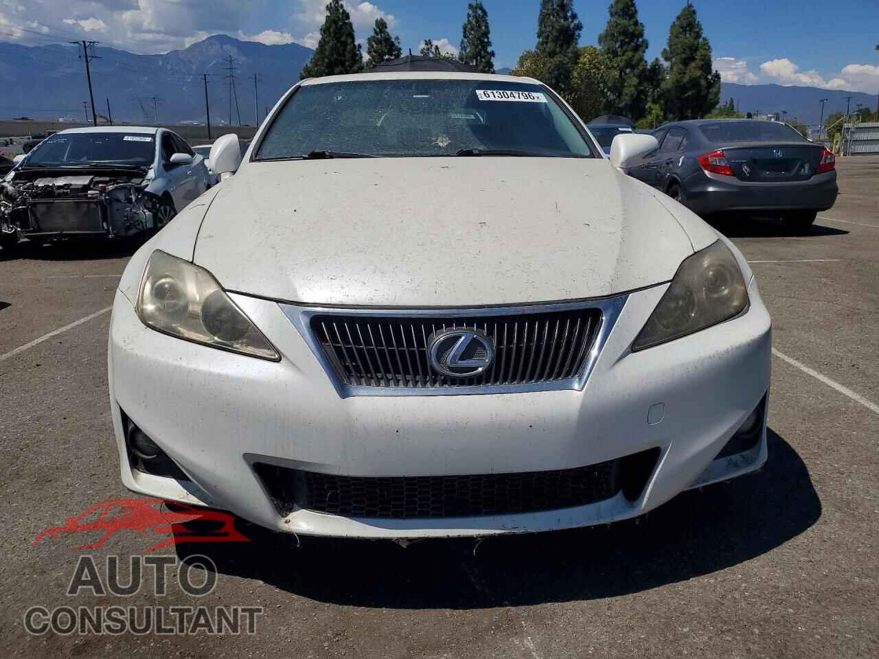 LEXUS IS 2011 - JTHBF5C20B5144279