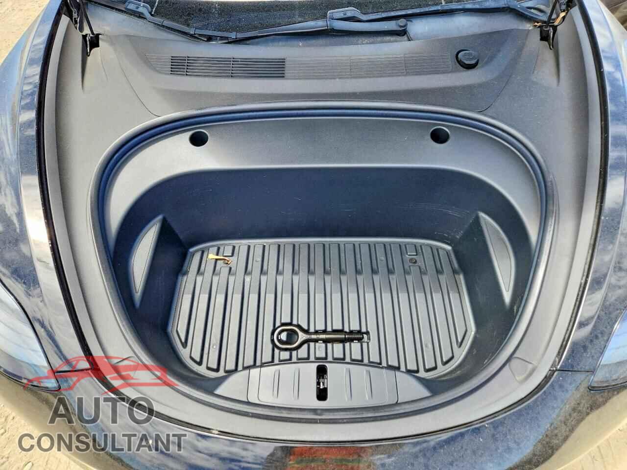 TESLA MODEL 3 2021 - 5YJ3E1EA5MF084037