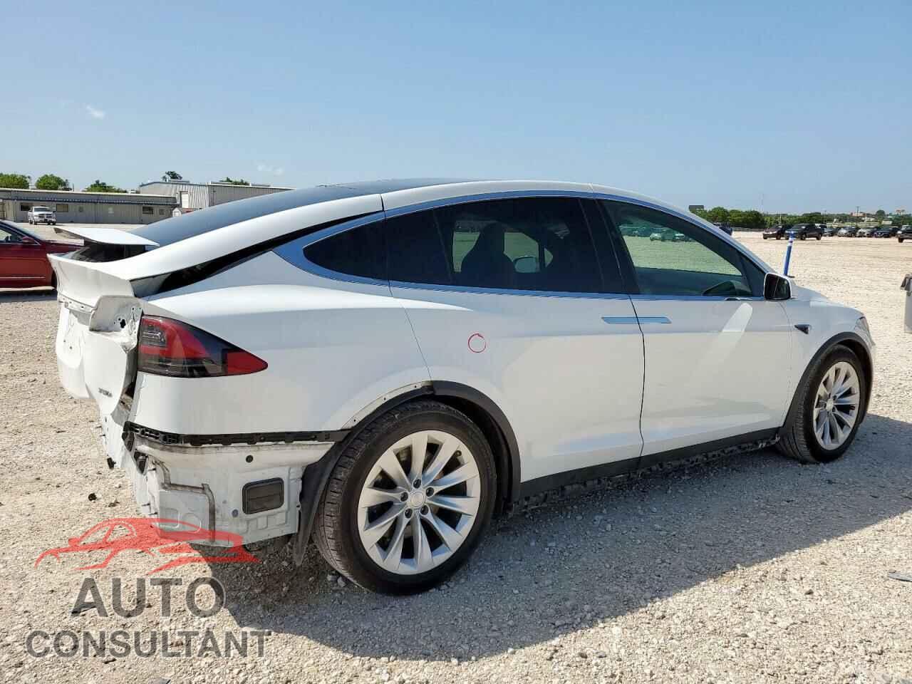 TESLA MODEL X 2018 - 5YJXCBE20JF103675