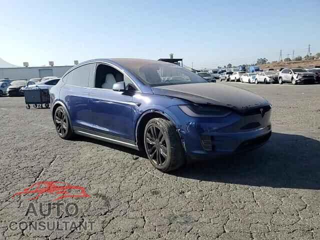 TESLA MODEL X 2017 - 5YJXCBE47HF034611