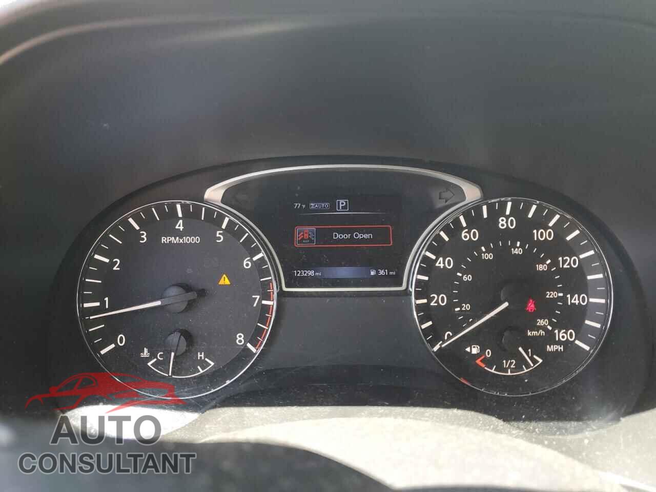 NISSAN PATHFINDER 2017 - 5N1DR2MM2HC626851