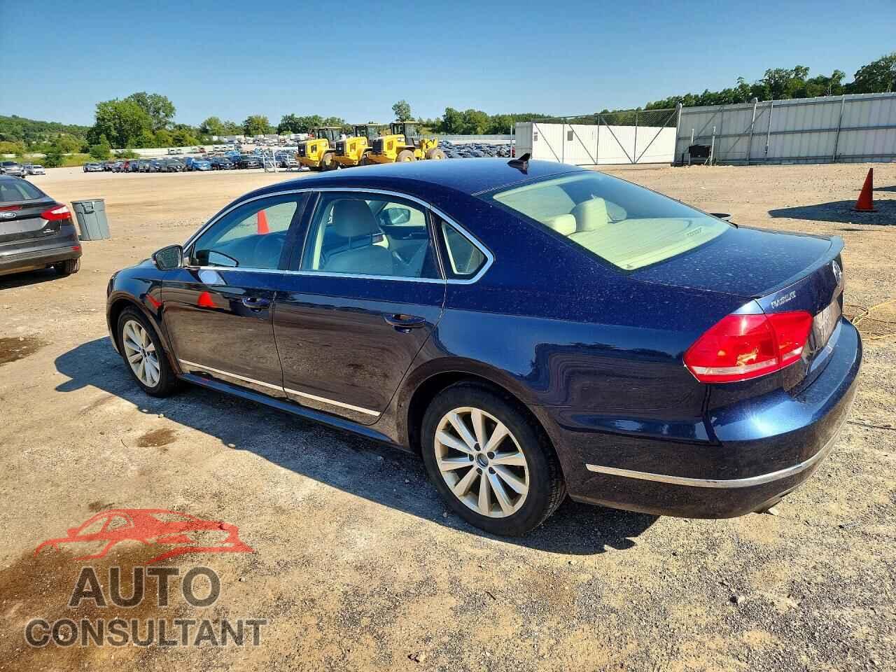 VOLKSWAGEN PASSAT 2013 - 1VWCH7A38DC058043