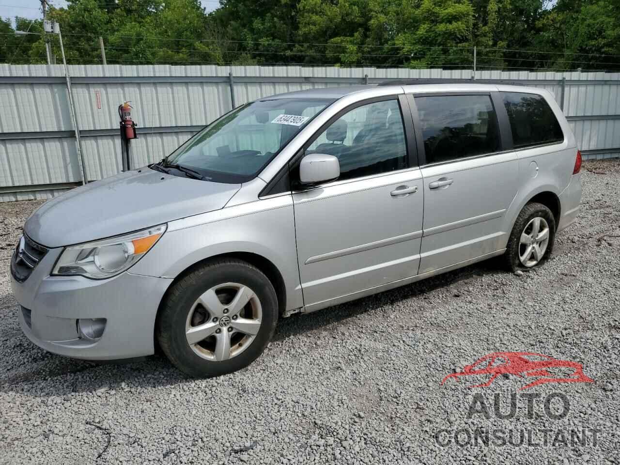 VOLKSWAGEN ROUTAN 2011 - 2V4RW3DG8BR624111