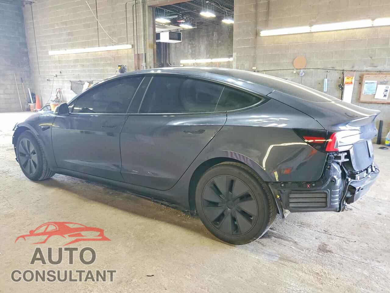 TESLA MODEL 3 2024 - 5YJ3E1EA8RF726290
