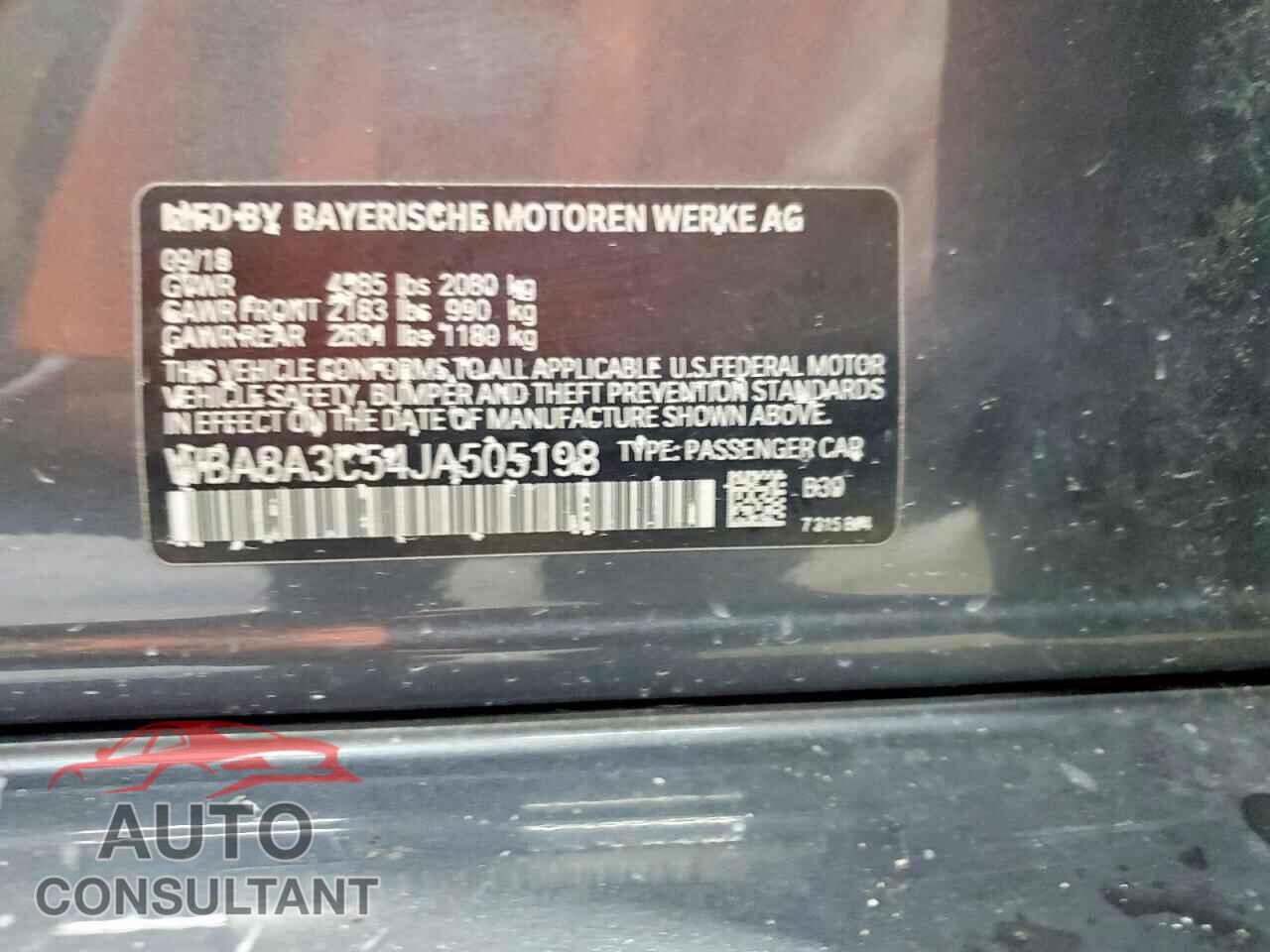 BMW 3 SERIES 2018 - WBA8A3C54JA505198
