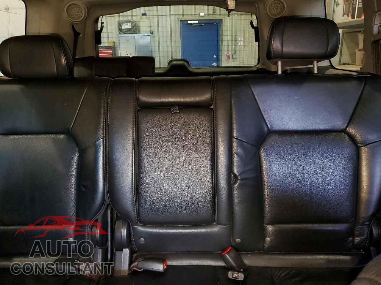 HONDA PILOT 2011 - 5FNYF4H98BB028192