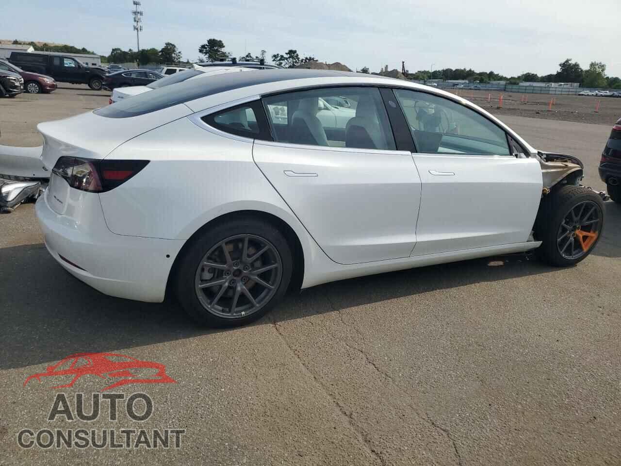 TESLA MODEL 3 2018 - 5YJ3E1EB8JF100073