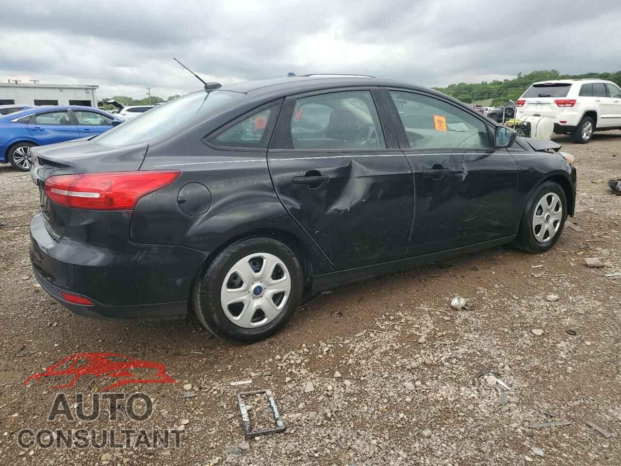 FORD FOCUS 2015 - 1FADP3E24FL268135