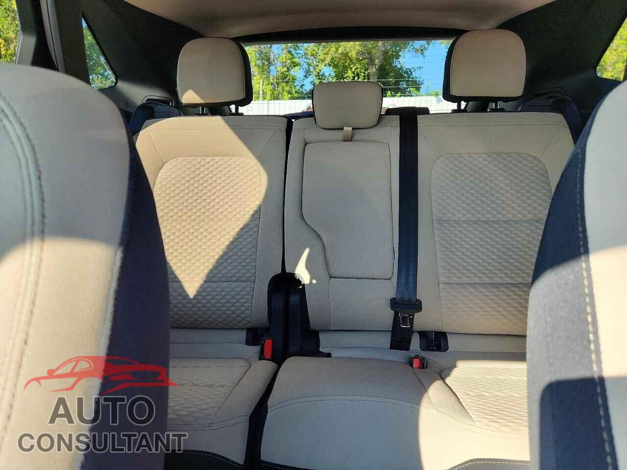 FORD ESCAPE 2020 - 1FMCU0BZ8LUA80606