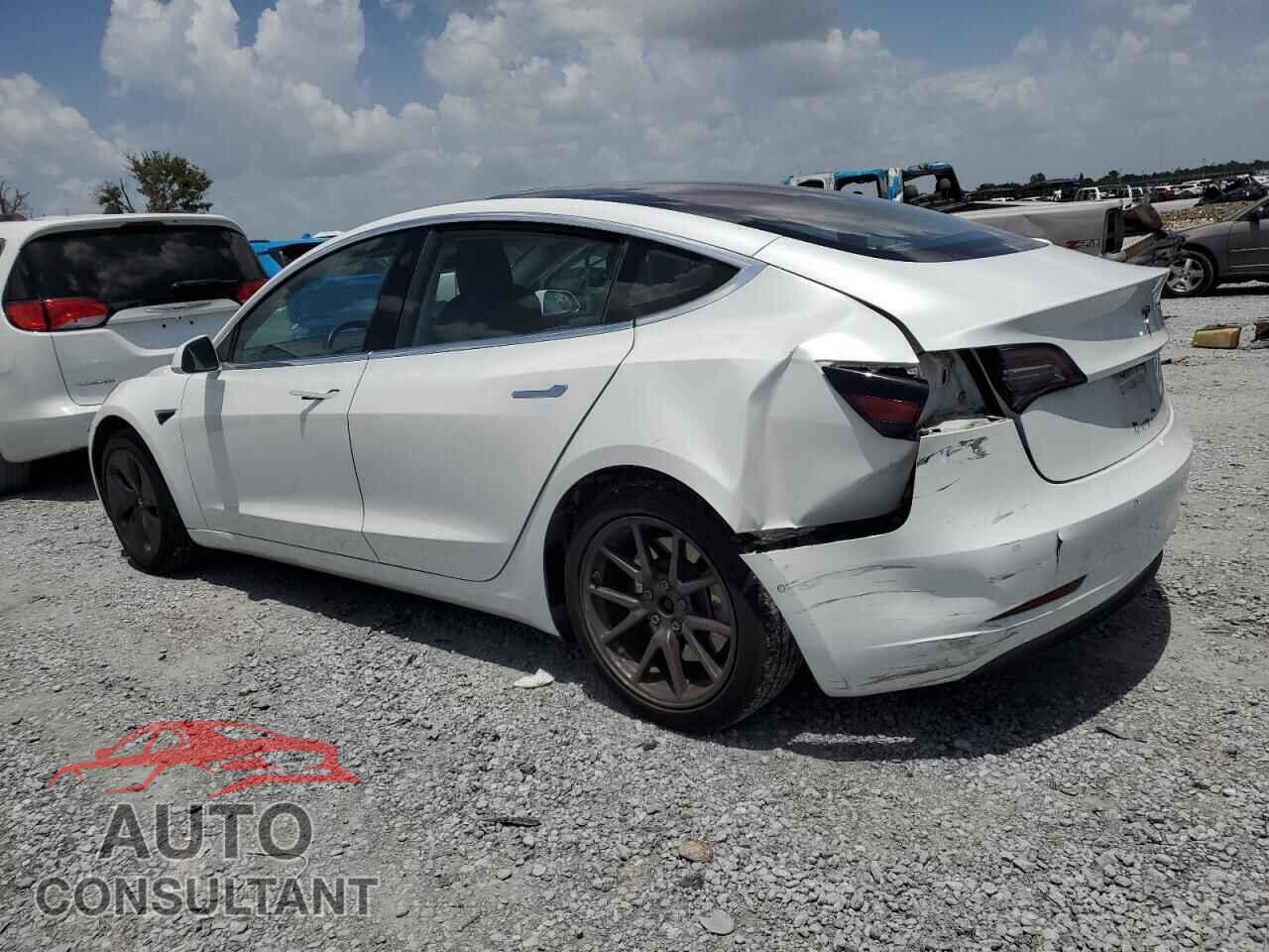 TESLA MODEL 3 2018 - 5YJ3E1EA9JF035175