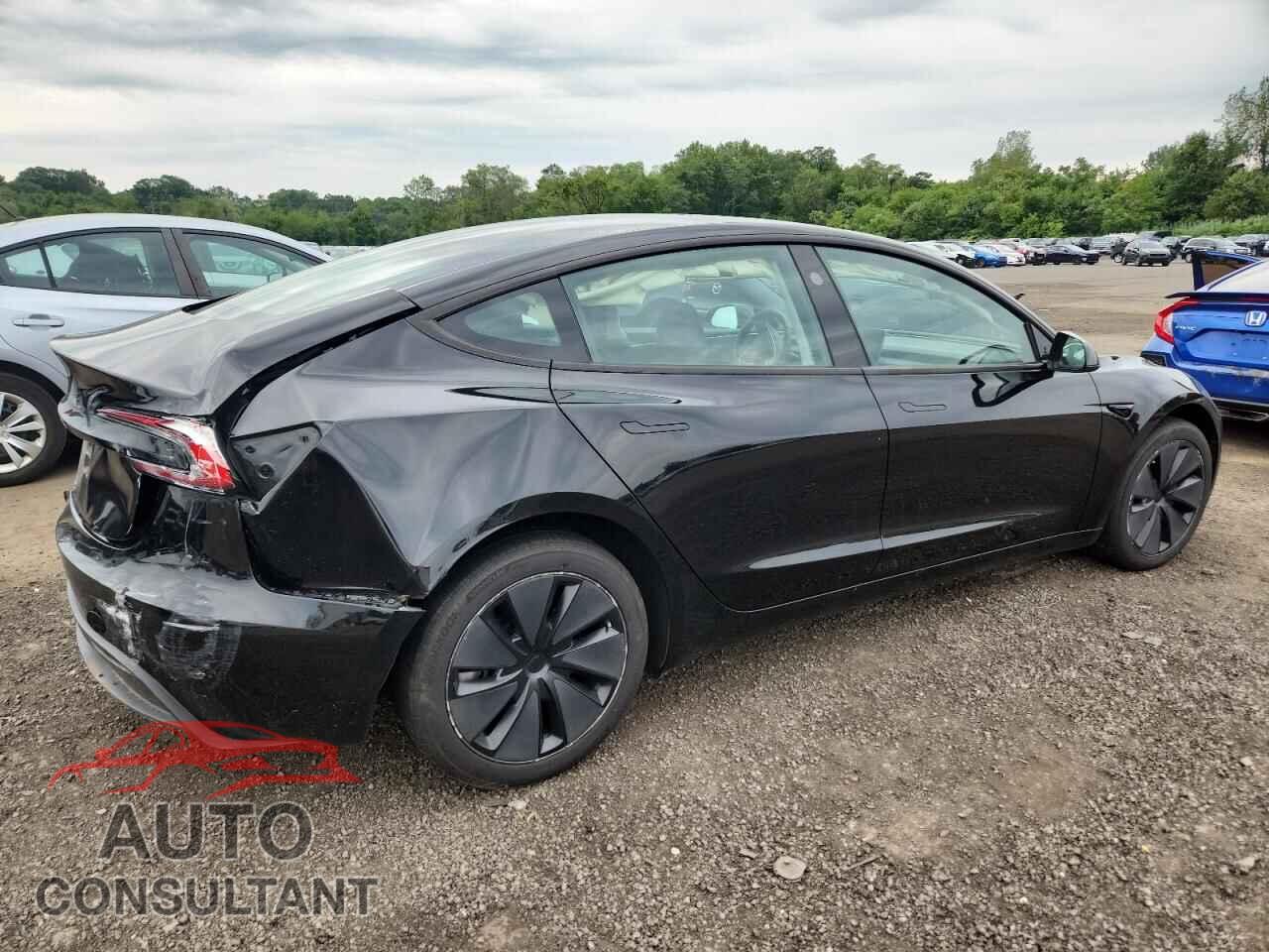 TESLA MODEL 3 2024 - 5YJ3E1EA3RF739903