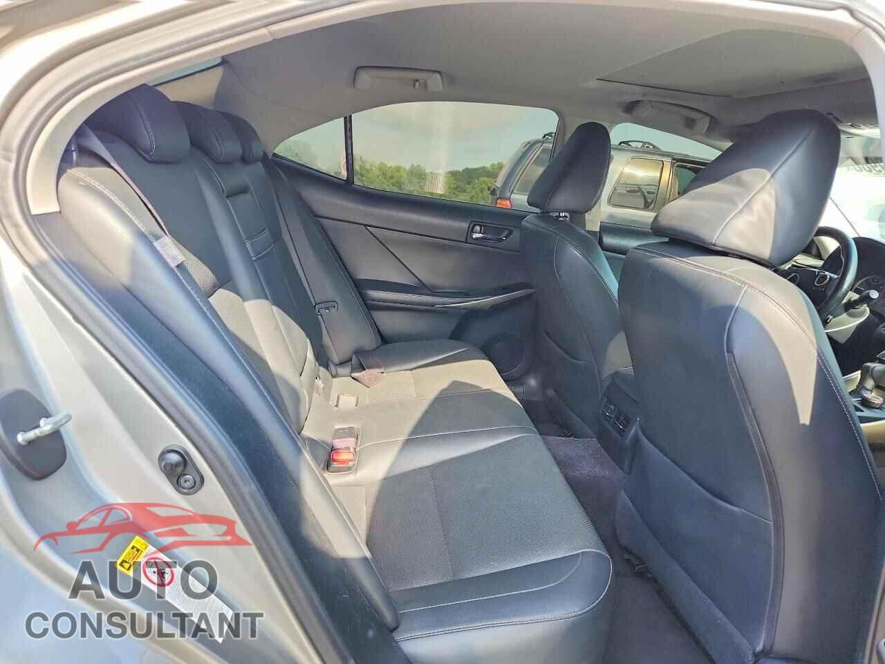 LEXUS IS 2014 - JTHBF1D28E5015458