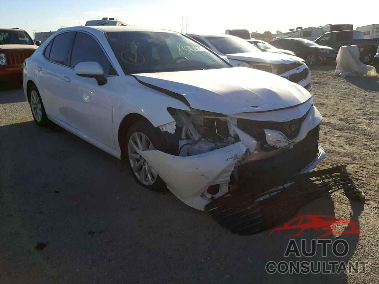 TOYOTA CAMRY 2018 - 4T1B11HK5JU626148