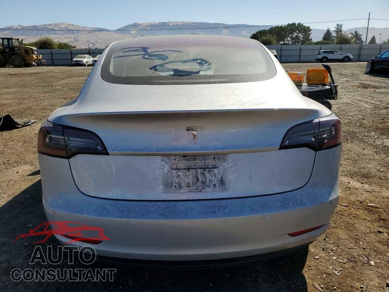 TESLA MODEL 3 2018 - 5YJ3E1EA8JF038200