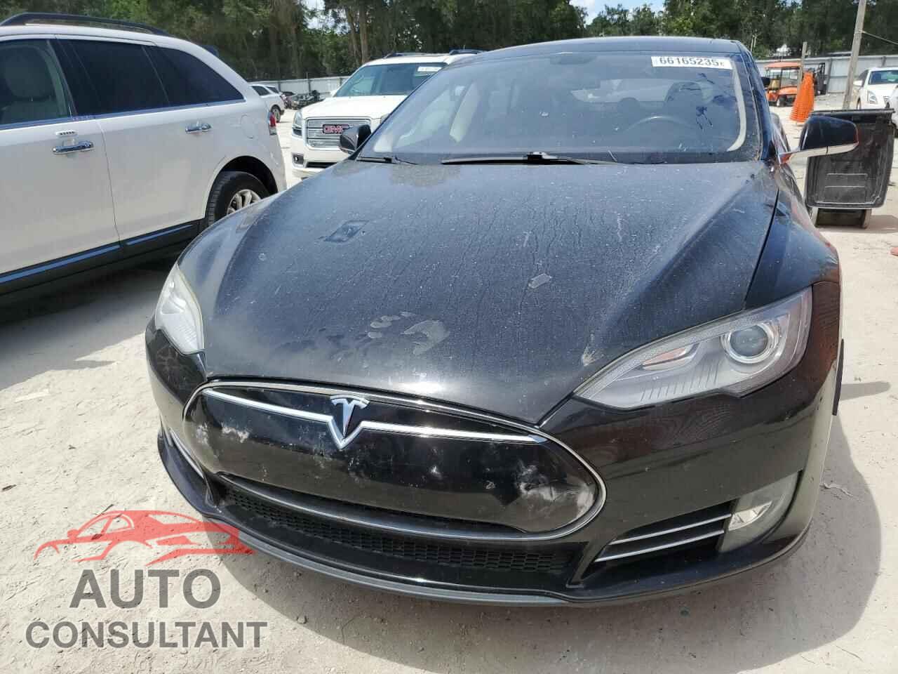 TESLA MODEL S 2013 - 5YJSA1CP0DFP27599