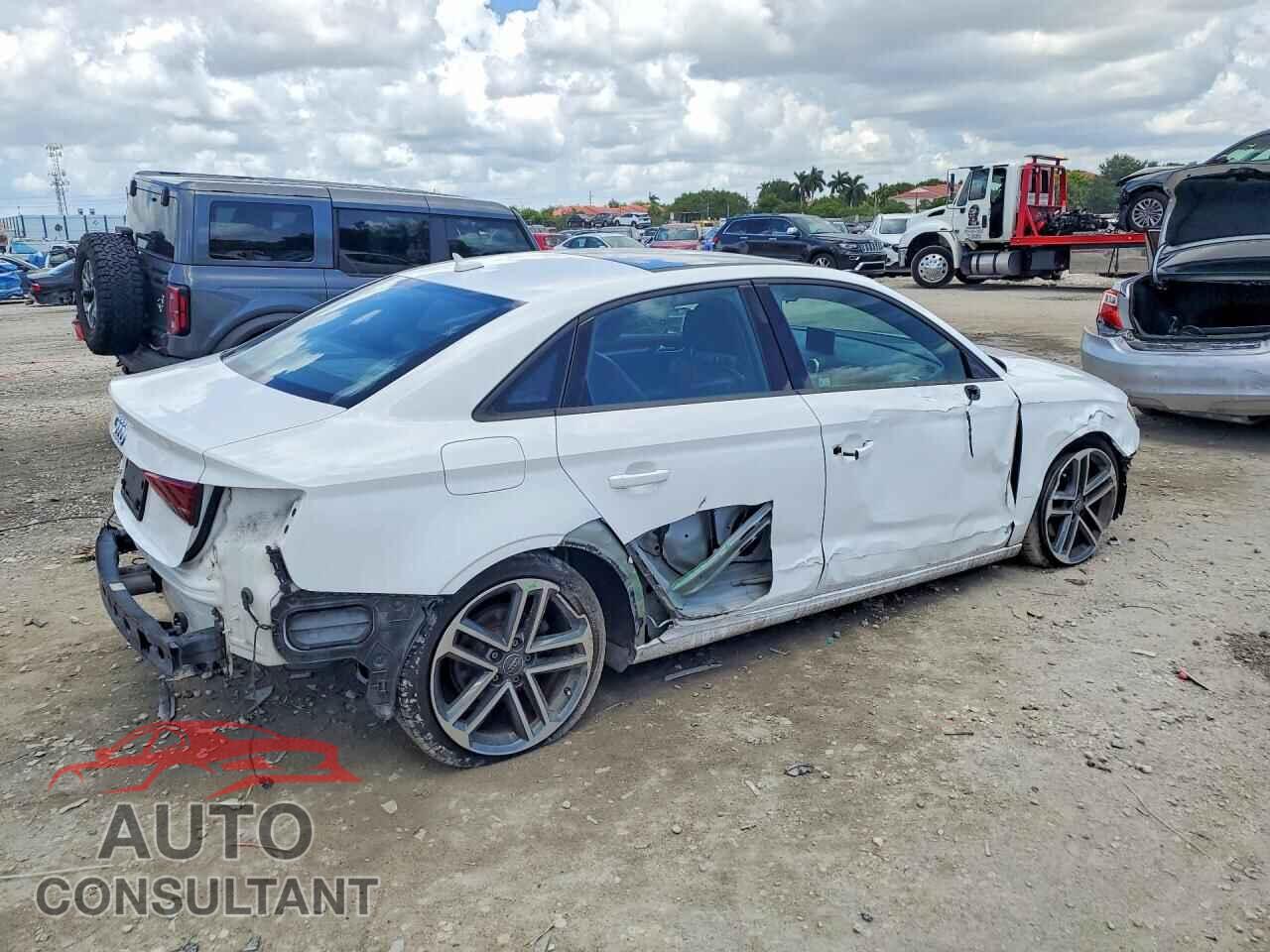 AUDI A3 2017 - WAUAUGFF0H1035444