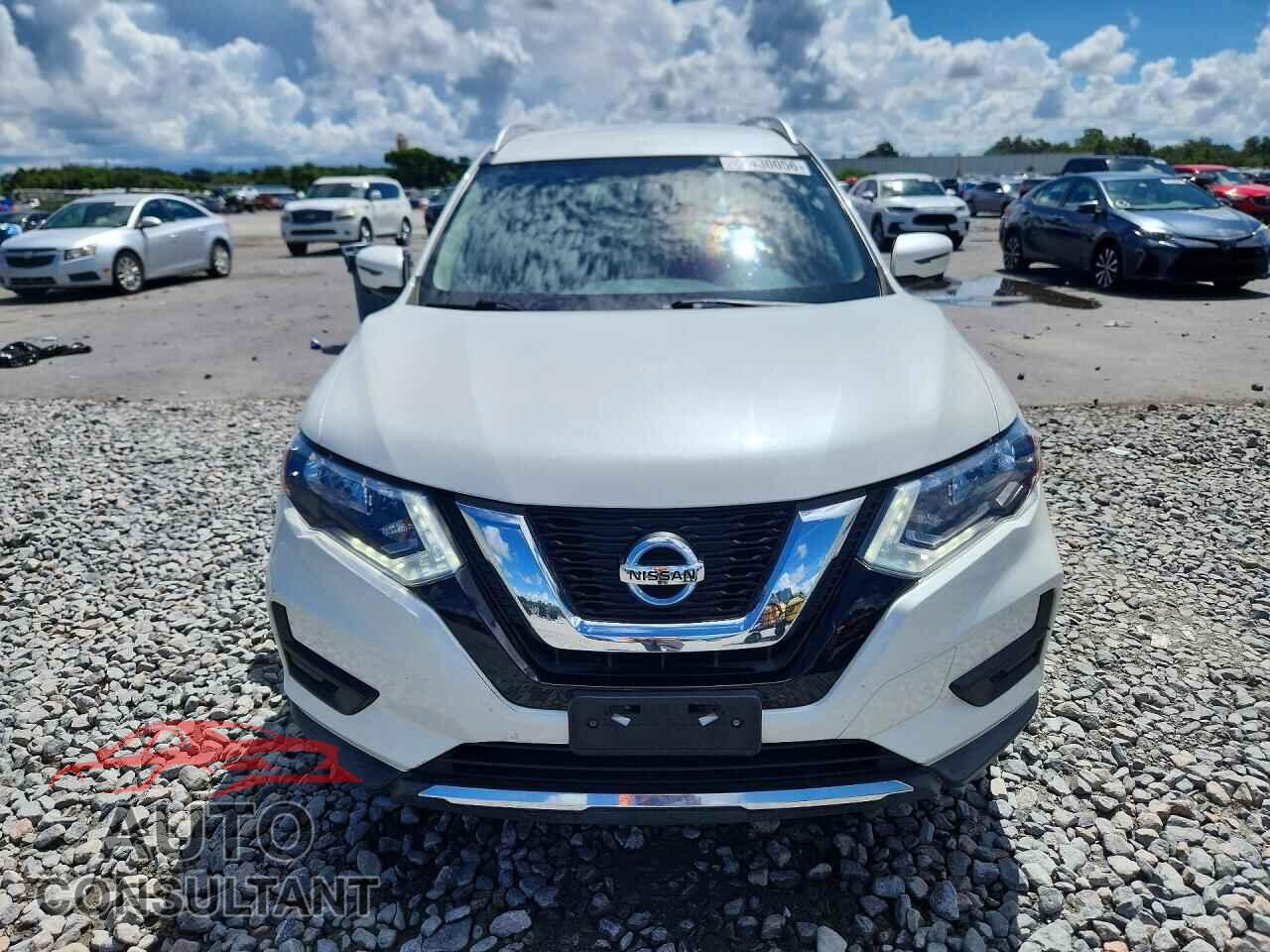 NISSAN ROGUE 2017 - KNMAT2MV0HP561962