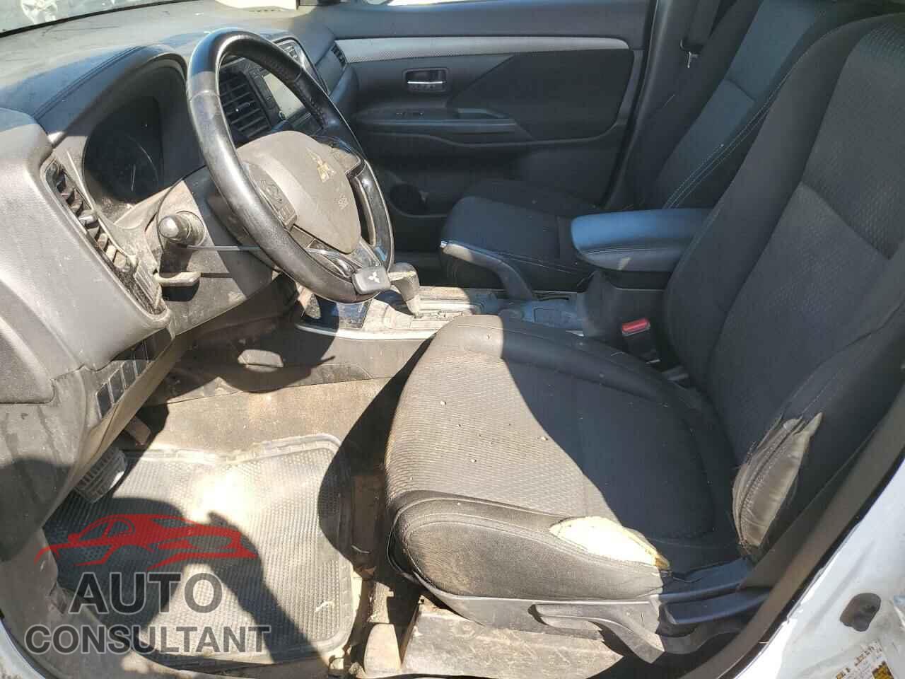 MITSUBISHI OUTLANDER 2017 - JA4AD2A38HZ014677